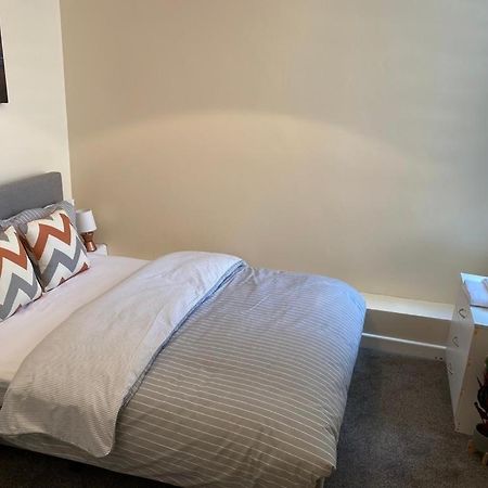 Excellent And Amazing Apartment With Private Parking Gillingham  Exterior foto